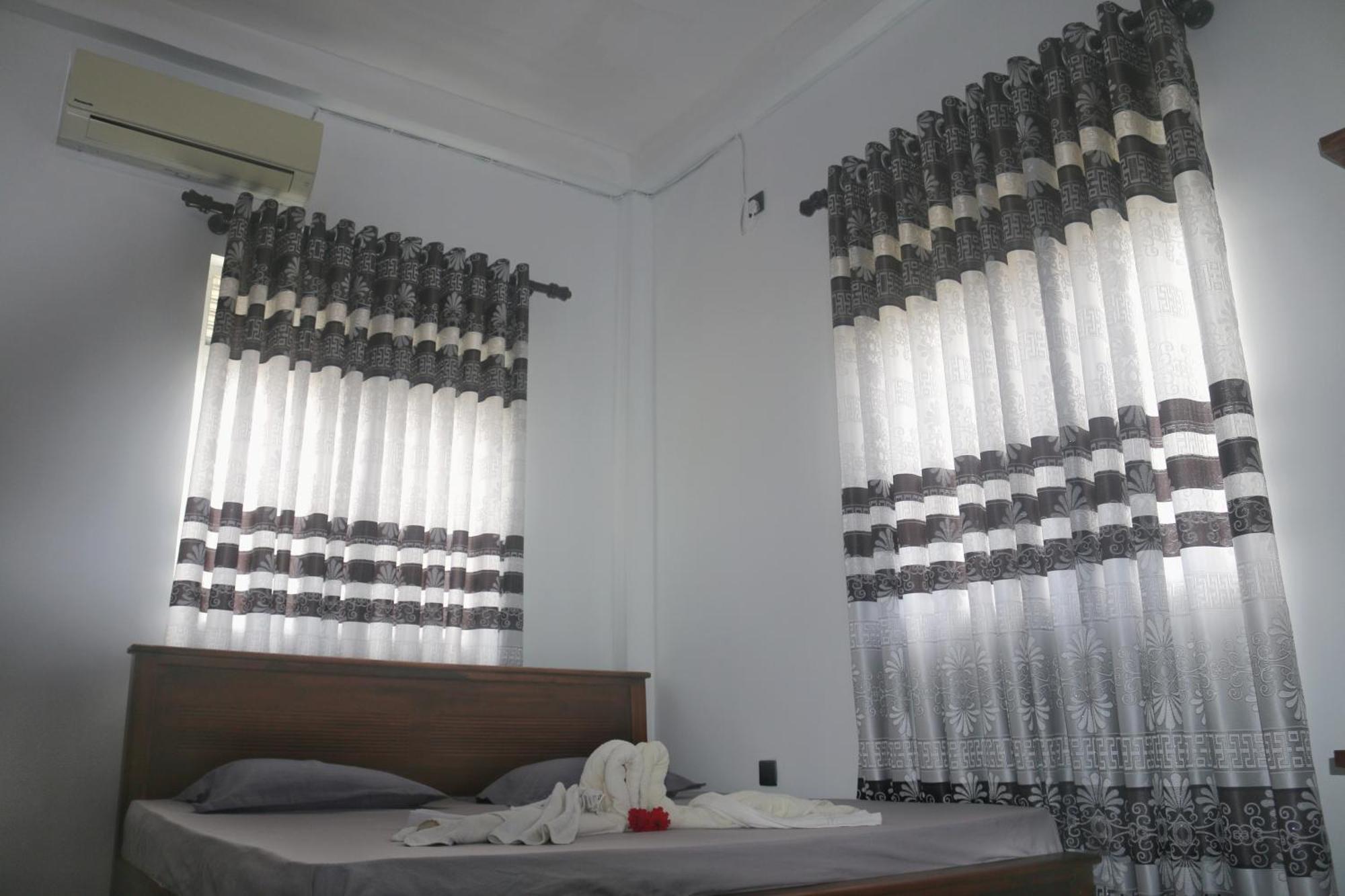 Dinuli Home Stay أهونغالا المظهر الخارجي الصورة